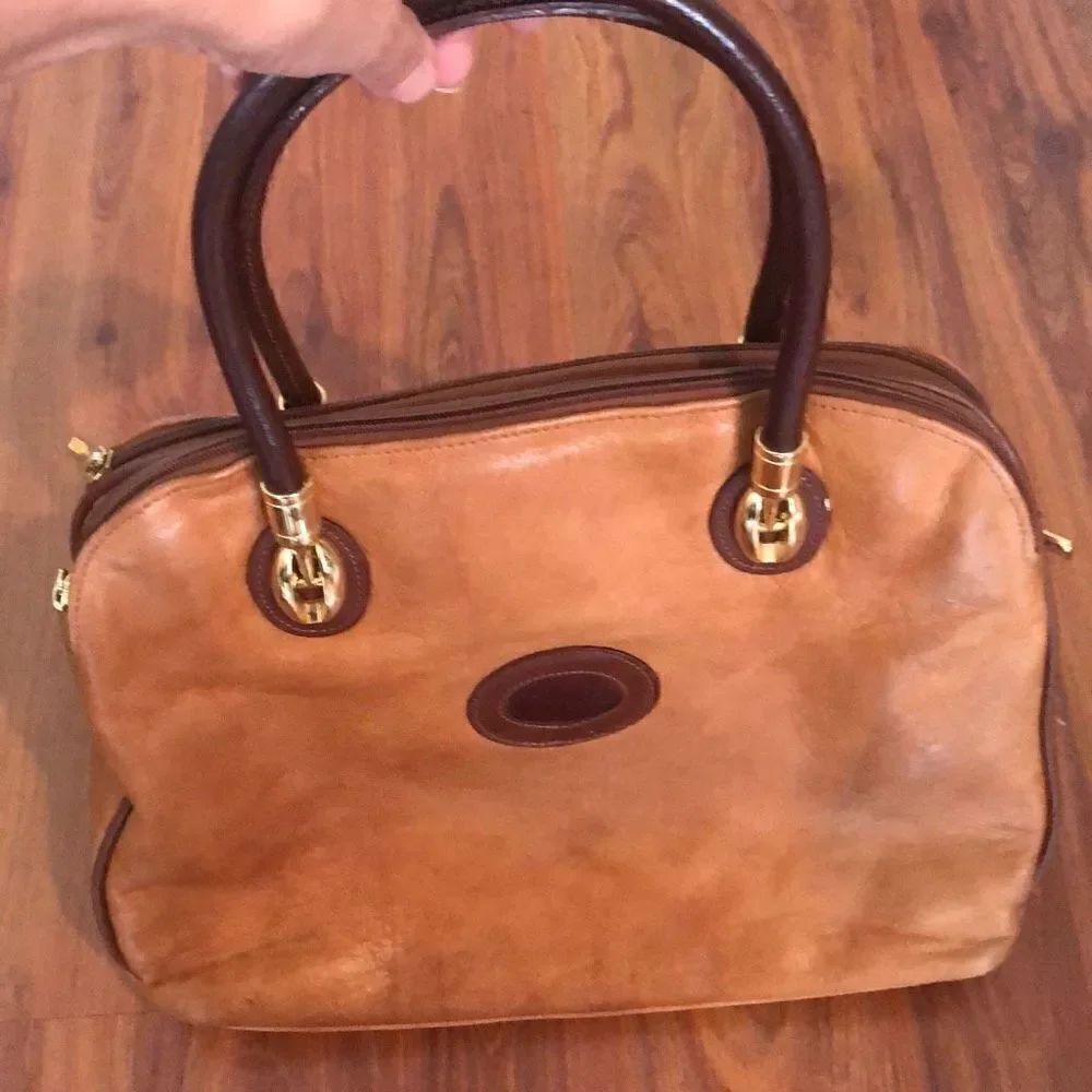 Valentino Di Paolo Italy Tan satchel handbag vintage